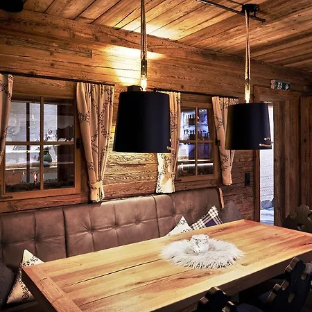 Promi Alm - Luxus Alpehytte Flachau